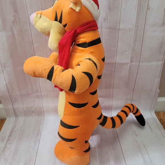 Disney Tigger Door Greeter 27" Christmas Holiday - Picture 5 of 6